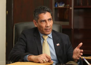 Juez ordena ampliar fase de investigación por trueque de cañones a la Fuerza Armada de El Salvador