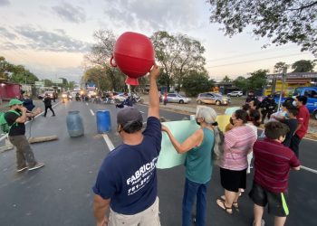 Habilitan paso en carretera de Sonsonate a San Salvador tras protesta por falta de agua potable