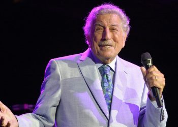 Cantante Tony Bennett revela que sufre de Alzheimer