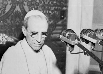 Radio Vaticano, la voz del Papa en el mundo, festeja 90 años