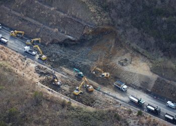 Más de 100 heridos en Japón tras terremoto frente a costas de Fukushima
