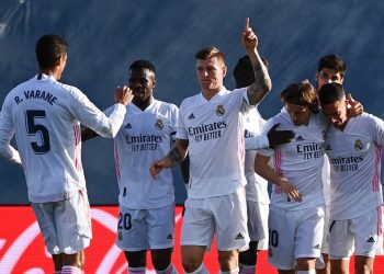 Real Madrid sigue en la pelea por la Liga española