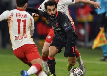 Dos errores defensivos condenan al Leipzig frente al Liverpool en Champions