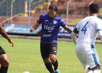 Con Gullit Peña a la cabeza FAS goleó por 4-1  a la sub-23 en amistoso