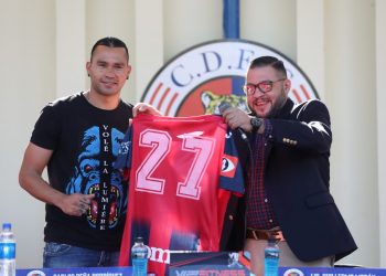 Peña (izquierda) lucirá el 27 con FAS.