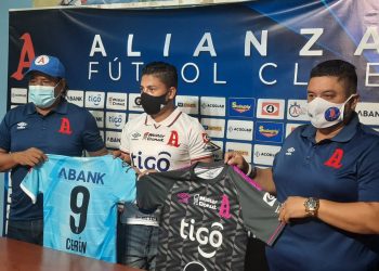 Óscar Cerén firmó con Alianza por dos años