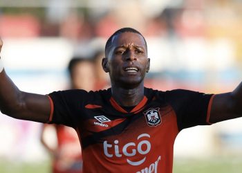 Dirigencia de Águila confirma continuidad de Nicolás Muñoz
