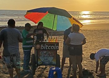 Minutas de sabores por bitcoin en la costa de El Salvador