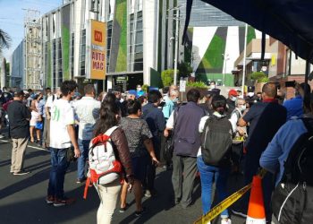 Salvadoreños salen a votar masivamente este 28F
