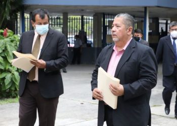 Piden suspender elecciones de magistrados para la Corte