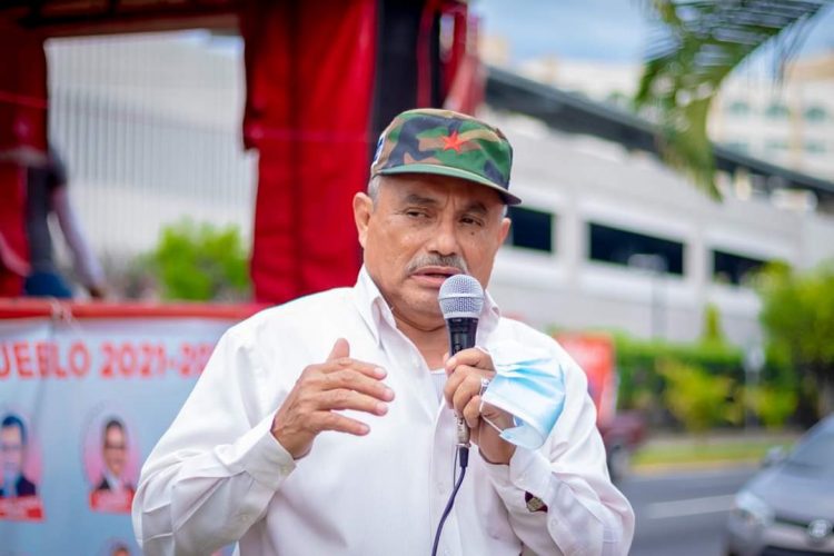 Carlos Ruiz es un líder histórico del FMLN. Reconoce que al partido de izquierda le faltó valor para impulsar una verdadera reforma al sistema de pensiones de El Salvador.