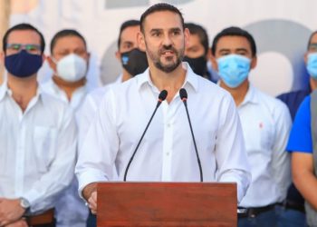 Ernesto Muyshondt privatiza limpieza en 23 mercados municipales