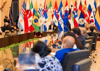 Presidente Bukele reúne al cuerpo diplomático y denuncia el intento de golpe de Estado por parte de la Asamblea Legislativa