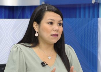 Diputados del FMLN critican liderazgo del partido
