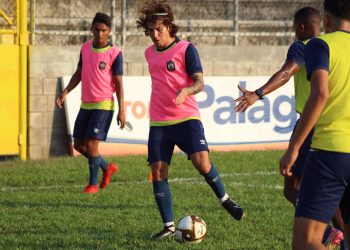 Henry Argueta, de apoyar al Águila en las finales, a debutar con los emplumados en la primera división