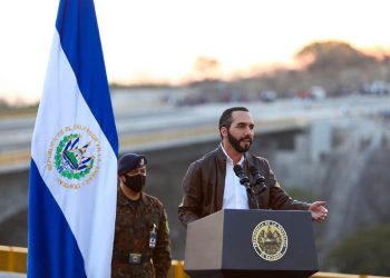 Presidente Bukele habilitó el «bypass» de La Libertad, «el puente más largo y complejo del país»