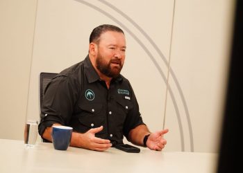 Gallegos dice que críticas de ARENA y FMLN sobre la compra de vacunas no tienen fundamento