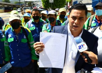 Piden captura de Roberto d’Aubuisson por no restituir a 71 empleados de la alcaldía de Santa Tecla