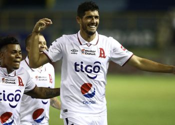 Alianza volvió a pintar de blanco el derbi de la capital