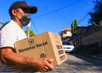 Entregan paquetes alimentarios en San Alejo