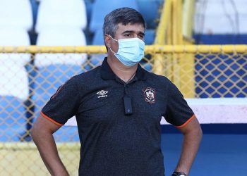 Rodolfo Góchez dispuesto a tomar las rienda en Águila