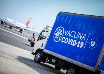 El Salvador recibe las primeras 20,000 vacunas contra COVID-19
