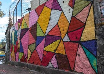 De grafitis a obras artísticas en la colonia Montreal de Mejicanos
