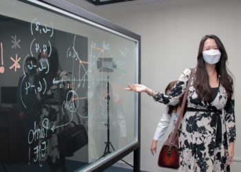 Inauguran laboratorios especializados para que docentes salvadoreños creen contenidos digitales