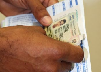 TSE solicita a diputados aprobar que salvadoreños puedan votar con DUI vencido