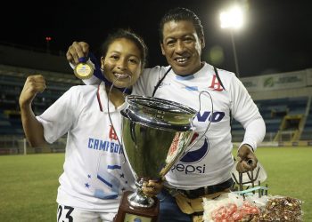 VIDEO: Irma Hernández, cuatro veces campeona con Alianza Women y su historia de superación familiar rodeada de dulces