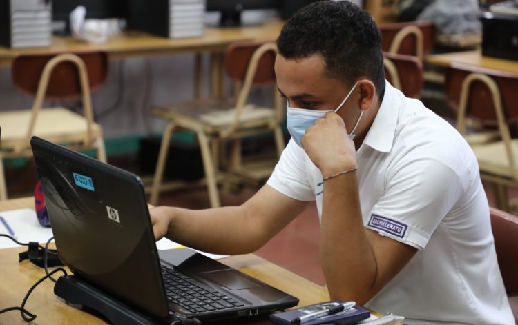 Ministerio de Educación informa que el período de matrícula extraordinaria continúa para todos los niveles educativos en El Salvador. FOTO / Diario El Salvador.
