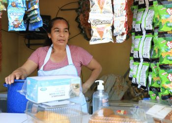 «Salí corriendo a buscar a mis hijos», madre salvó a su hijo del terremoto en El Salvador