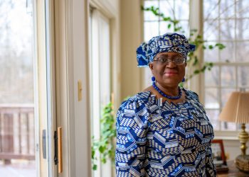Conoce a la nueva presidenta de la OMC, la nigeriana Ngozi Okonjo-Iweala