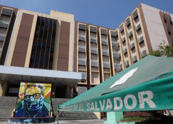 Universidad de El Salvador conmemora 180 años de fundación