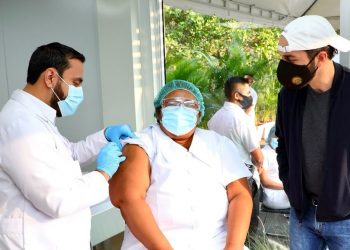 Inicia oficialmente el plan de vacunación contra la COVID-19 en El Salvador