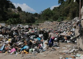 Denuncian que el alcalde Muyshondt continúa utilizando la planta Aragón como basurero a cielo abierto