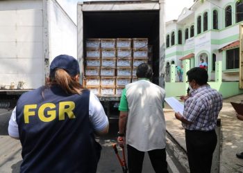 TSE continúa con el llenado y traslado de paquetes electorales