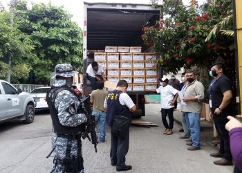 Trasladan paquetes electorales hacia el occidente del país