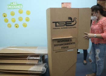 Miembros de la DOE reciben centros de votación