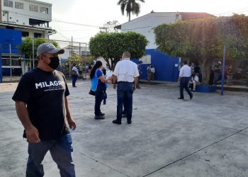 Registran irregularidades en centro de votación Walter T. Deininger, en Antiguo Cuscatlán