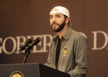 Presidente Bukele denuncia irregularidades en centros de votación durante elecciones