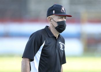 Toto Gamarra, técnico de Firpo: «Cómo vamos a hablar de invicto ahora si solo van tres fechas»