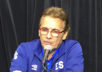 Carlos De los Cobos, técnico de la Selecta: «miro conveniente y positivo que Óscar Cerén regrese a jugar a El Salvador»