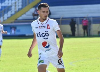 César Flores es otra baja en Alianza; jugará para el Santa Tecla 