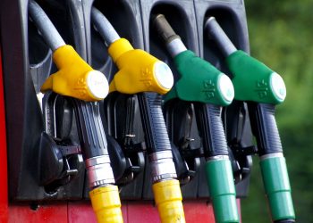 Precios de combustibles en El Salvador continúan en aumento