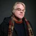 2 de febrero: tirado en el sueño y una jeringa colgando de su brazos, Philip Hoffman muere de sobredosis