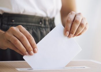 ¿Por qué los salvadoreños no podrán votar desde el exterior en este 28F?