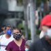 FOTOS: Salvadoreños de la tercera edad dan el ejemplo al asistir puntualmente a los centros de votación
