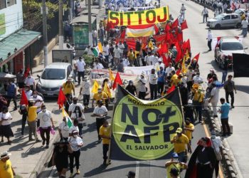 Movimientos de trabajadores piden a la Asamblea Legislativa derogar actual ley de pensiones