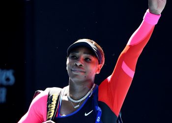Serena Williams cae en semifinales del Abierto de Australia ante Naomi Osaka